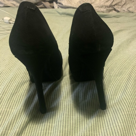Steve Madden Suede Pumps - Picture 3 of 8